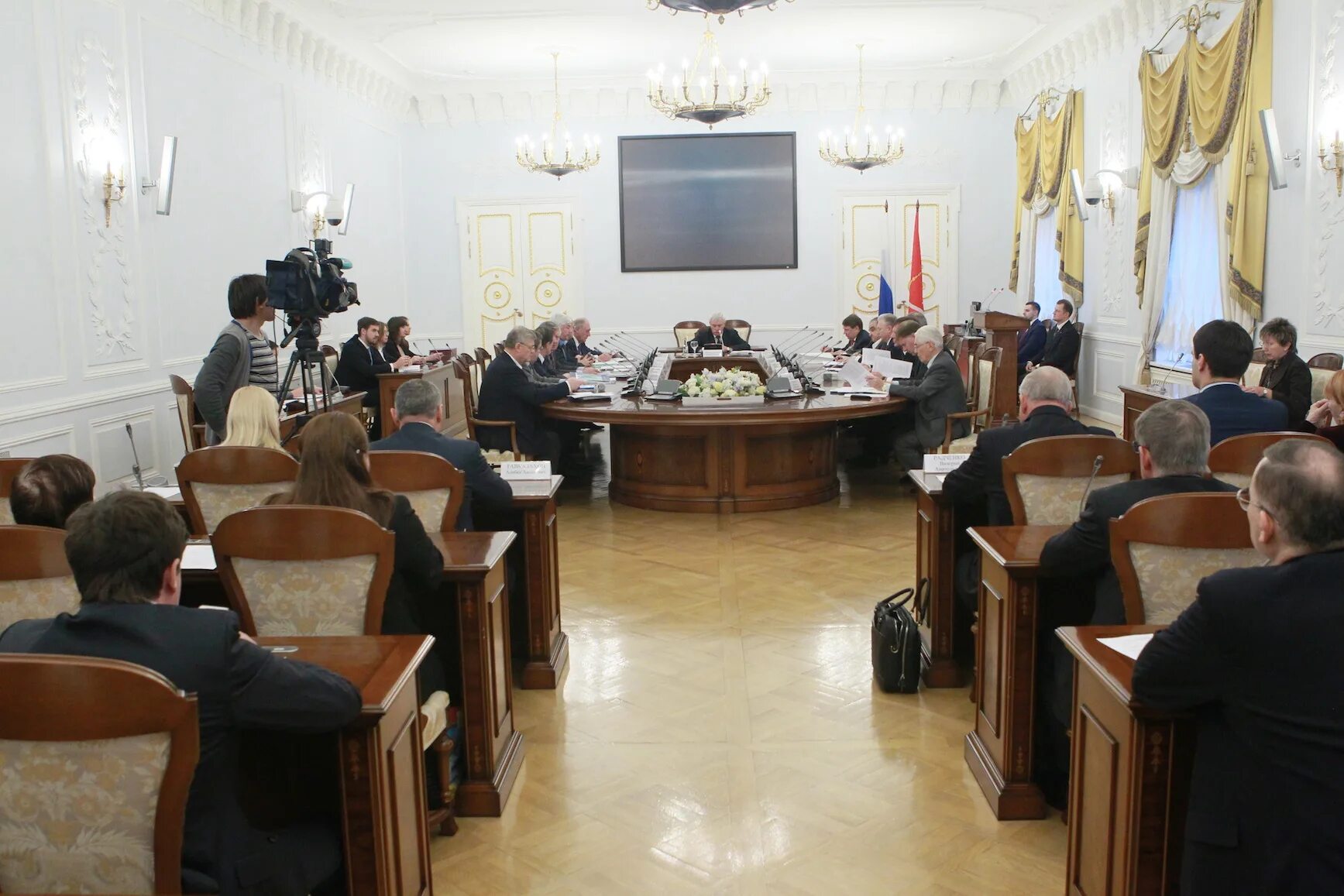 Заседание при губернаторе. Торгово промышленная палата санкт-петербурга. Советы при губернаторе санкт петербурга. Кабинет губернатора санкт-петербурга. Заместитель главы адмиралтейского района.