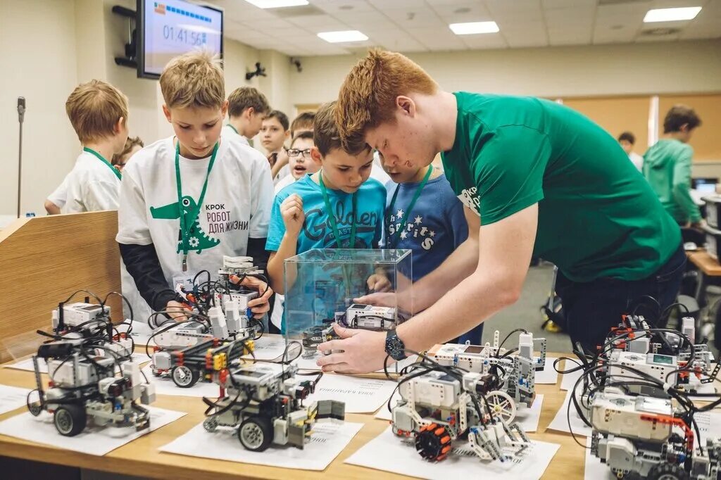 Программа школы для мальчиков. Робототехника. Робототехника для детей. Класс робототехники. Робототехника для детей и подростков.