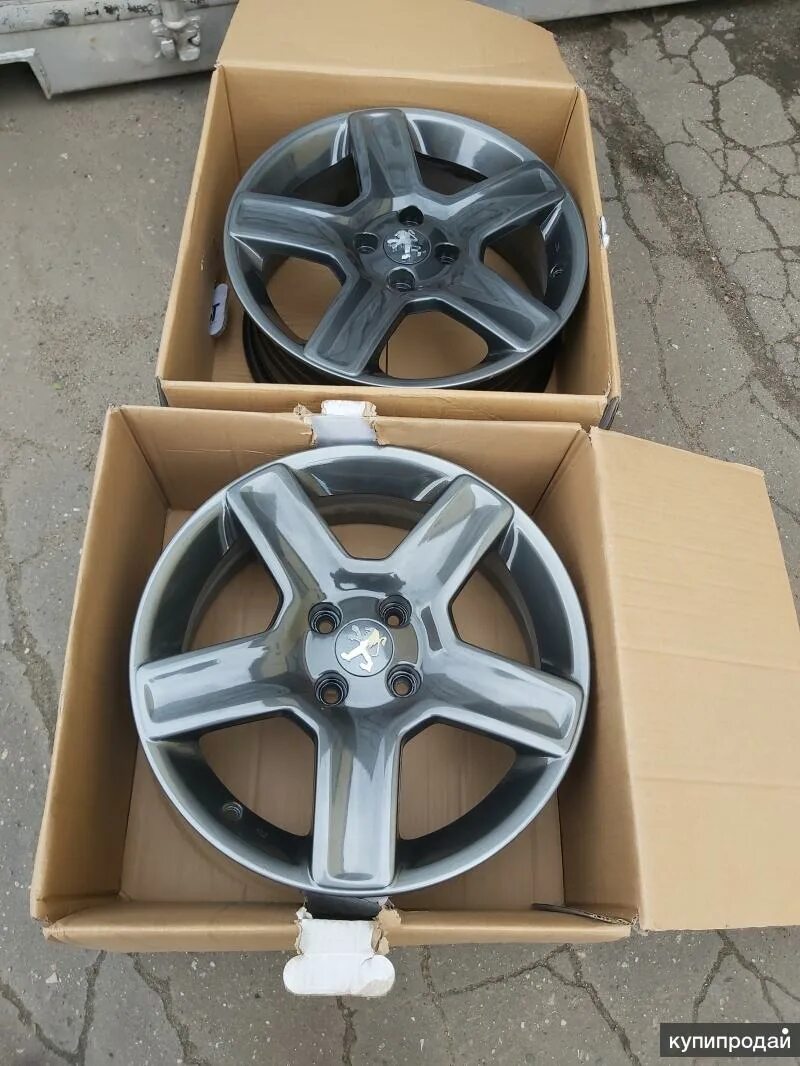 Диски пежо r17. Диски r17 peugeot 308 408. Пежо 307 на дисках р16. Литые диски на пежо 407 r17. 9656877580 peugeot r17.