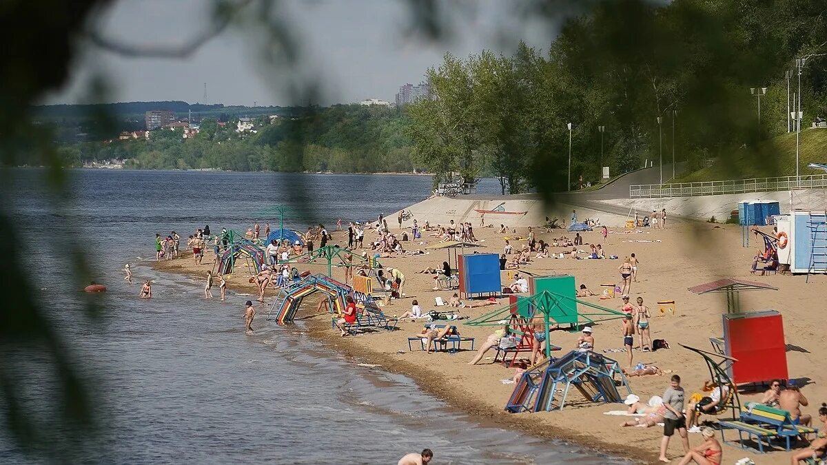 Вода в реке волга в самаре. Самарские пляжи 2022. Пляж Самара 2022. Самара набережная пляж 2022. Волга река Самара сейчас.