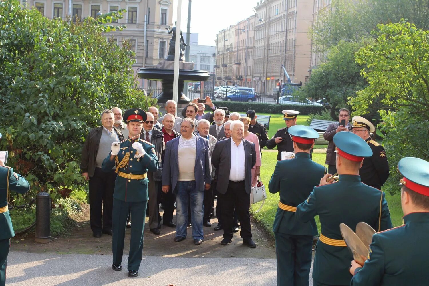 выпускники военных училищ. военный учебный центр московский авиационный институт. погоны увц маи. офицеры выпускники. курсанты рязанского училища вдв.