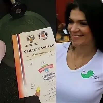 Фитнес клуб alice апатиты. Алиса посмотри мне тренажерный зал. Юлия привалова arta gym. Элис апатиты. Анна директор фитнес клуба.