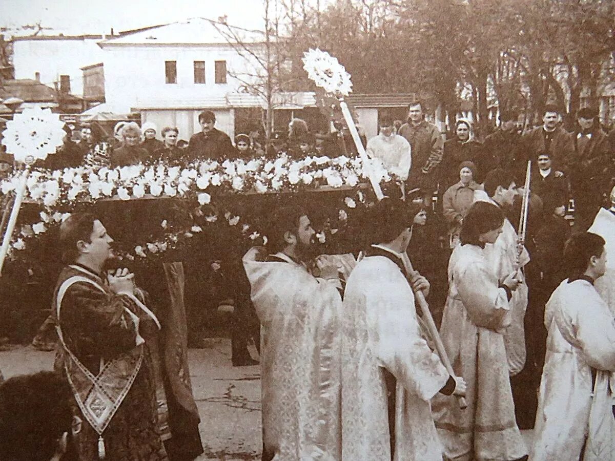 Мощи луки войно ясенецкого. Обретение мощей святителя Луки Крымского Войно-Ясенецкого. Обретение мощей свт Луки исп архиеп Симферопольского 1996. Обретение мощей Луки Войно-Ясенецкого.