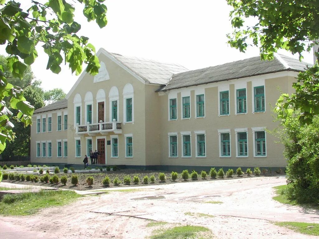 Село корюковка украина. Корюковка черниговская памятник жертвам. Корюковка черниговская. Корюковка мемориал. Село корюковка черниговской области.