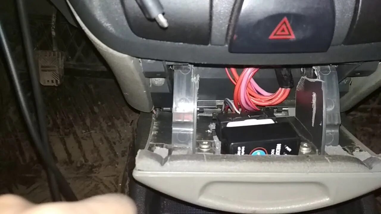 Где находится разъем на калине. Обд калина 2. obd2 лада калина. obd разъем лада калина 2. obd2 лада калина 2.
