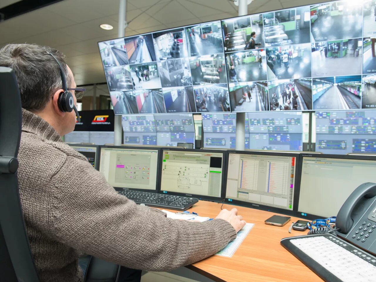 Center monitoring