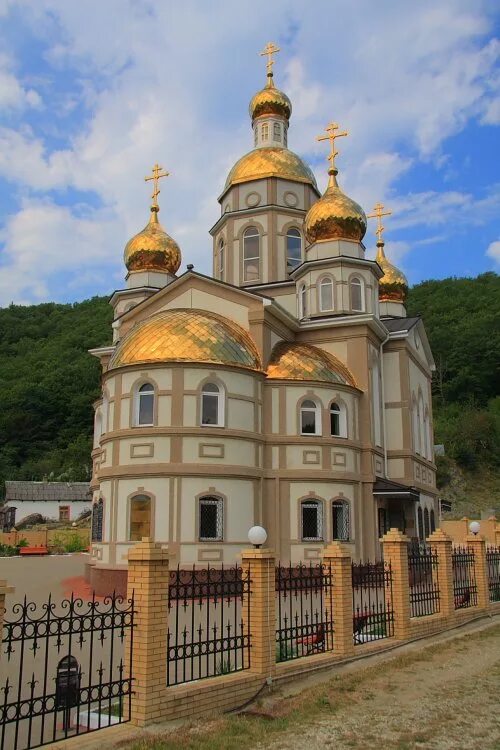 Краснодарский край православные храмы. Краснодарский край православные храмы. Храм святой равноапостольной княгини ольги. Троице-георгиевский женский монастырь в сочи. Троице-георгиевский женский монастырь в сочи.