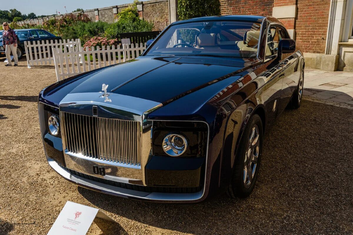 Цена самого дорого автомобиля. Rolls Royce 08 Sweptail. Роллс Ройс Sweptail 2020. Роллс Ройс Sweptail 2021. Роллс Ройс Sweptail 2021 салон.