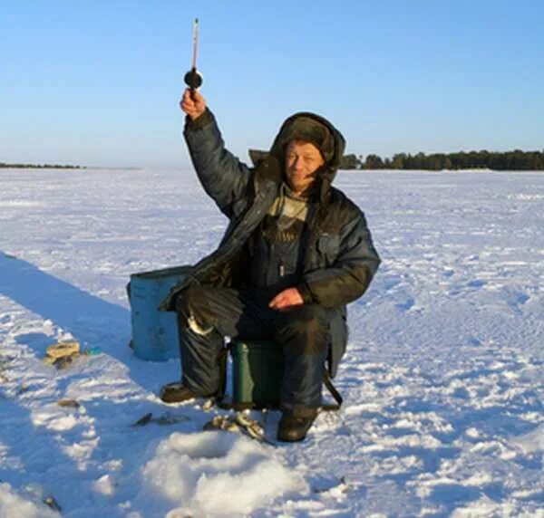 Рыбалка на севере главная архангельск. Рыбалка на севере. Рыбаки на севере. Зимняя рыбалка на севере. Рыбалка на севере зимой.
