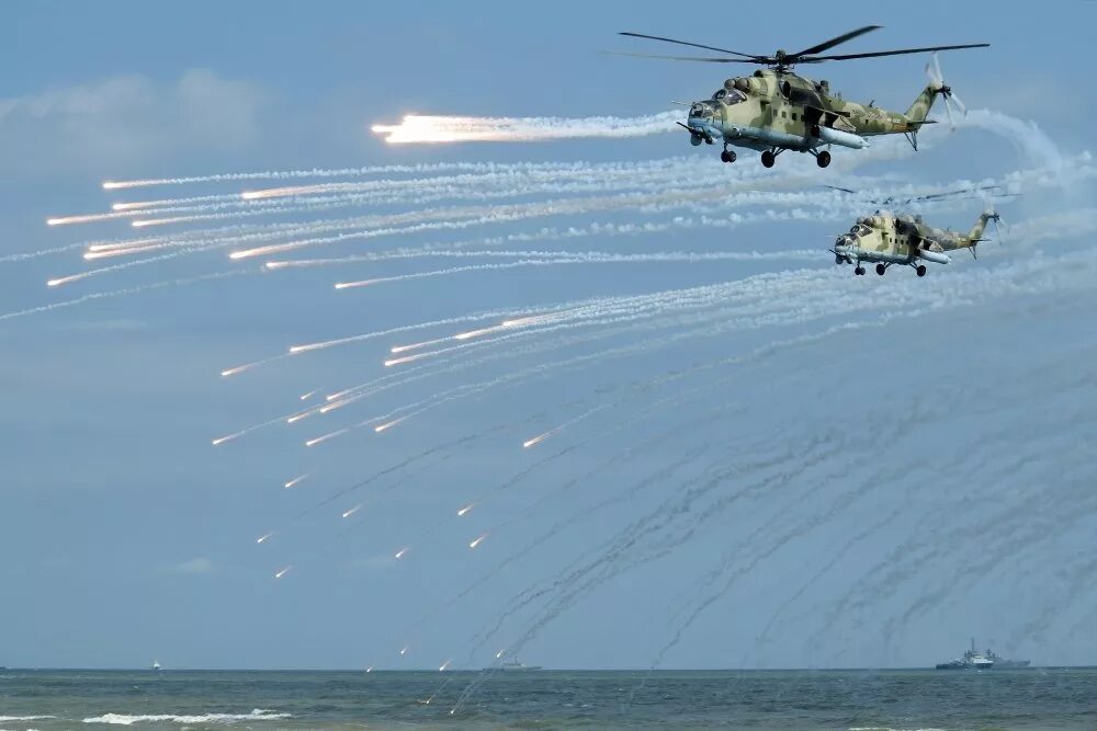 Высадил десант. Морская пехота десантирование. Морская пехота России 2019. Морская пехота РФ десант с самолета. Высадка десанта.