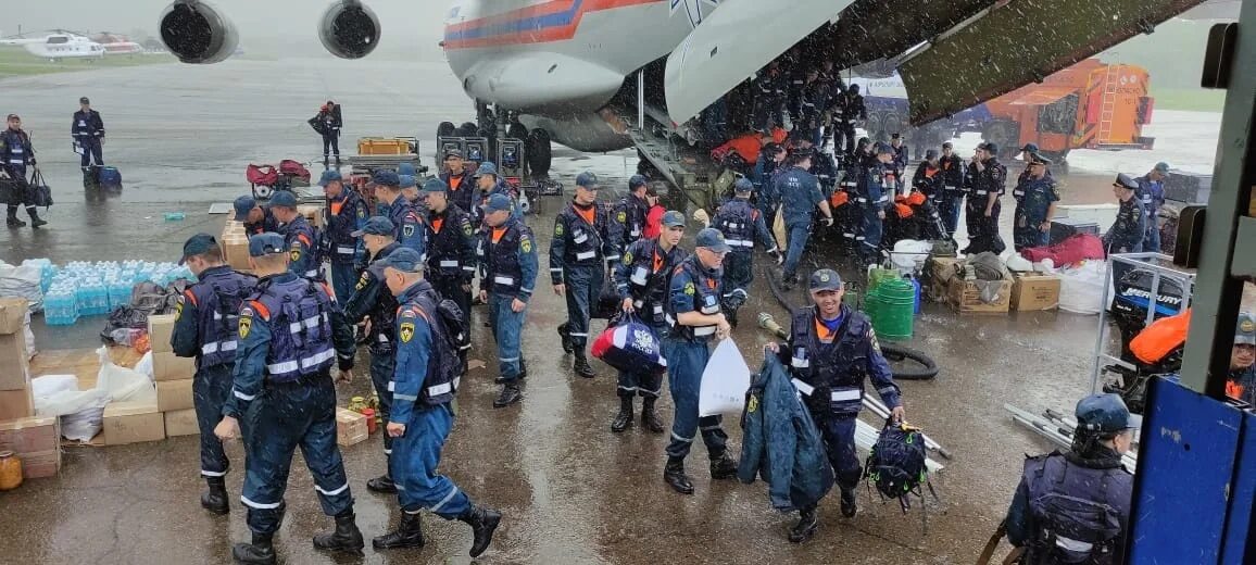 Спасательная операция в амурской области последние. МЧС России на Амуре. Сибирский спасательный центр МЧС России. Наводнение на Дальнем востоке 2013 МЧС. МЧС Амурская область.