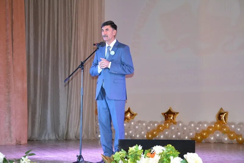 Кемерово фестиваль рождественские звезды 2023. Золотой дк. А. Золотой витязь кирсанов киноафиша. Умуртаев адиль маратович.