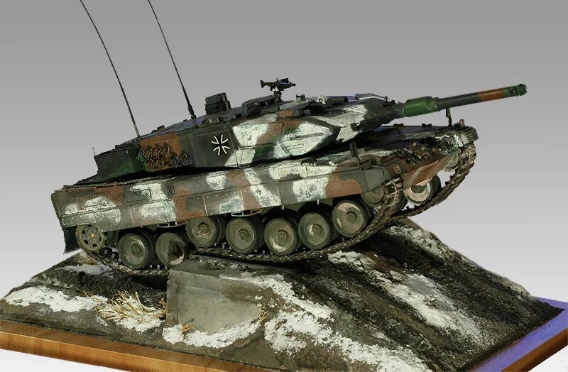 Леопард 2 модели. Leopard 2a4 (gpm 199). leopard 2a4 italeri. леопард 2 а 4 в диораме. леопард 1 135.