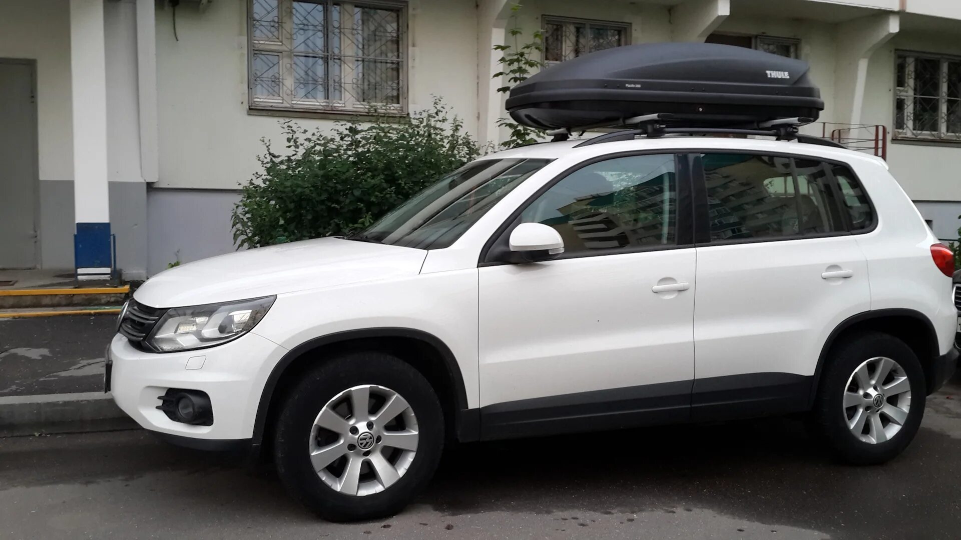 Thule Pacific 200 Тигуан. Автобокс для Tiguan 1. Автобокс Thule для Volkswagen Tiguan 2. Thule Pacific l 780 Tiguan 2.