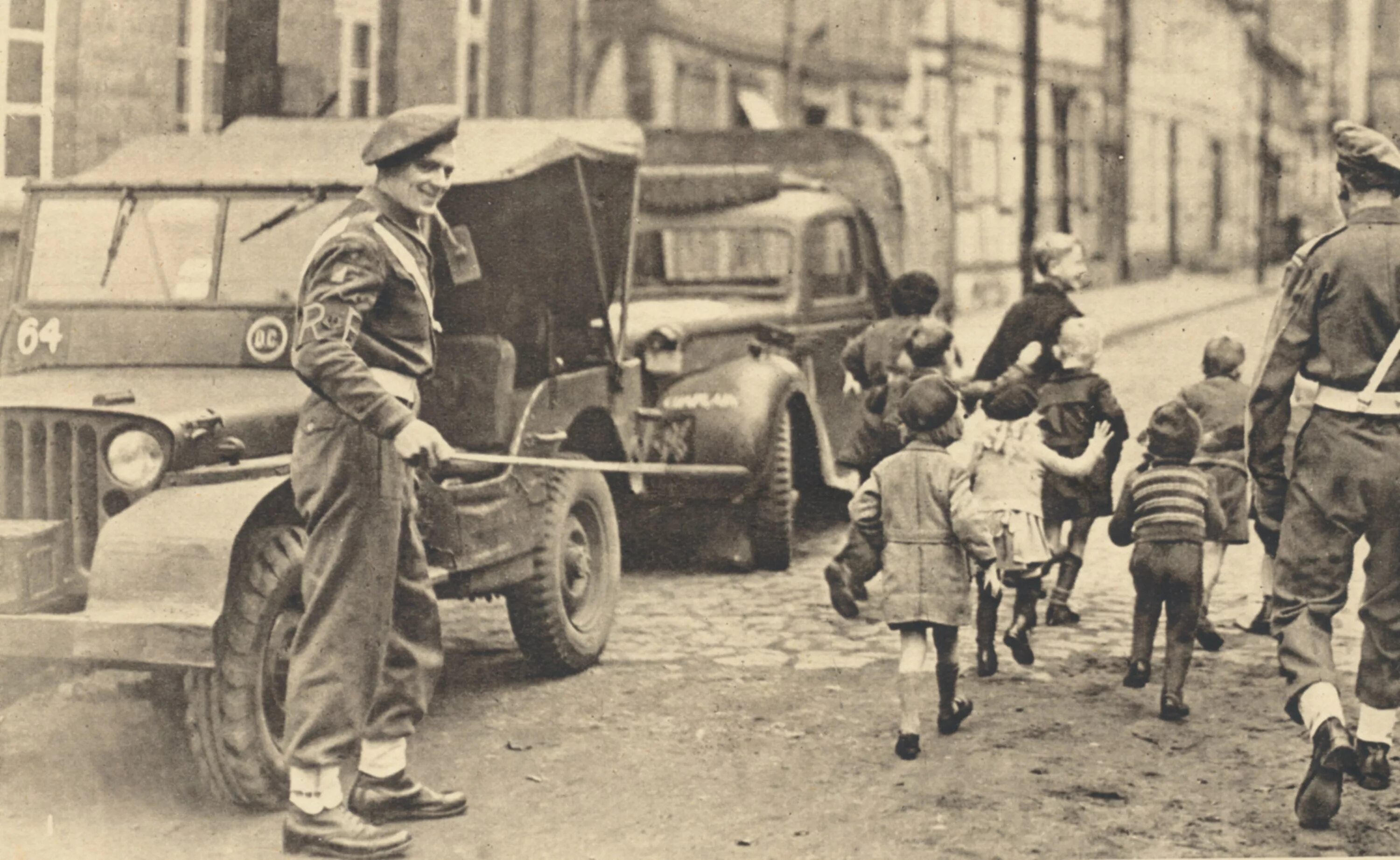 Военная полиция США 1945. Военная полиция США ww2. Военная полиция США 1960. Военная полиция США во второй мировой. Полиция военного времени