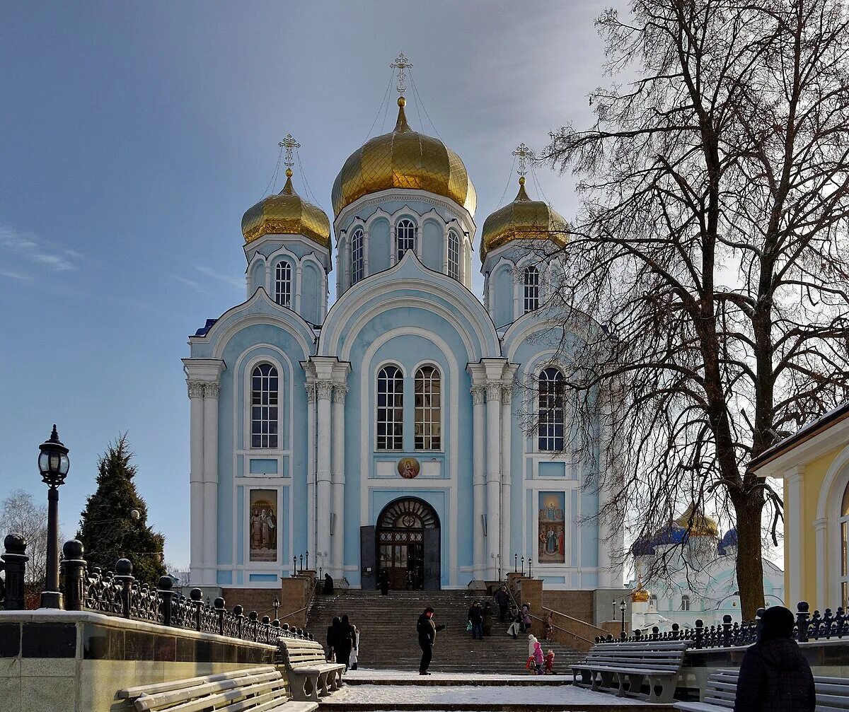 Задонский Рождество-Богородицкий монастырь. Храм Тихона Задонского в Задонске. Рождество Богородицкий мужской монастырь Задонск.