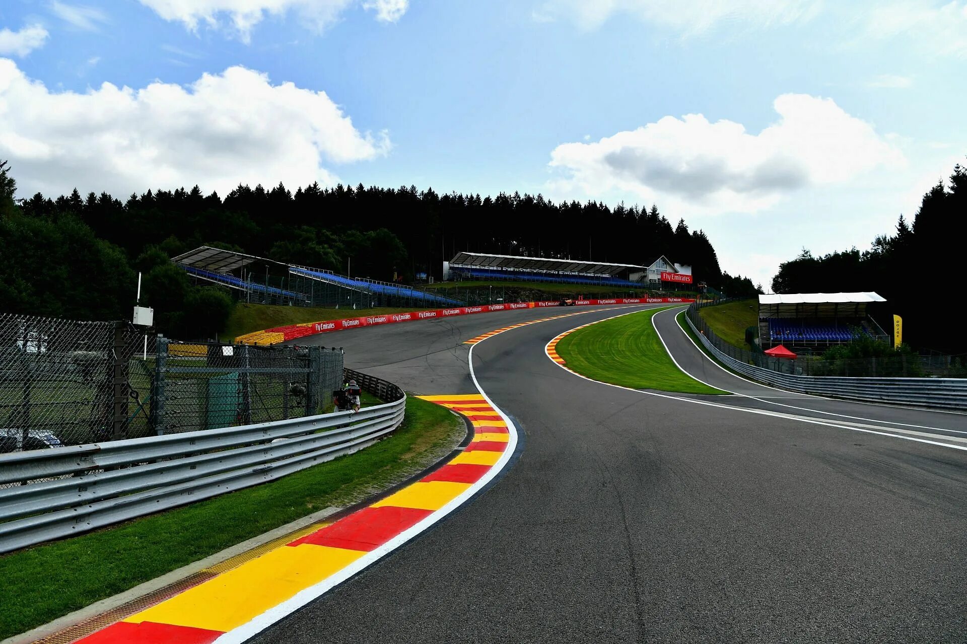 Spa Francorchamps circuit. Трасса Spa Francorchamps. Spa Francorchamps Eau rouge. Трасса ф1 спа Франкоршам.