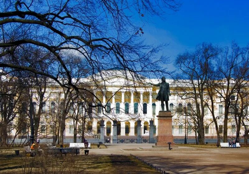 Площадь искусств история. Михайловская площадь санкт-петербург. михайловский сквер на площади искусств. петербург михайловская площадь. площадь искусств спб.