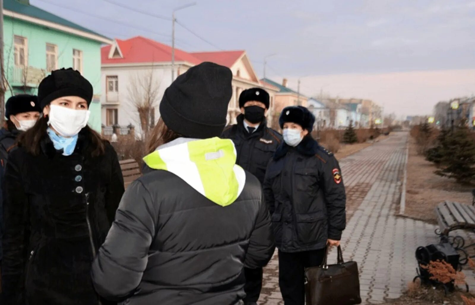 Вк анонимно учалы. Полиция Учалы. Сотрудники полиции города Учалы. Комендантский час полиция. Учалинский отдел полиции.