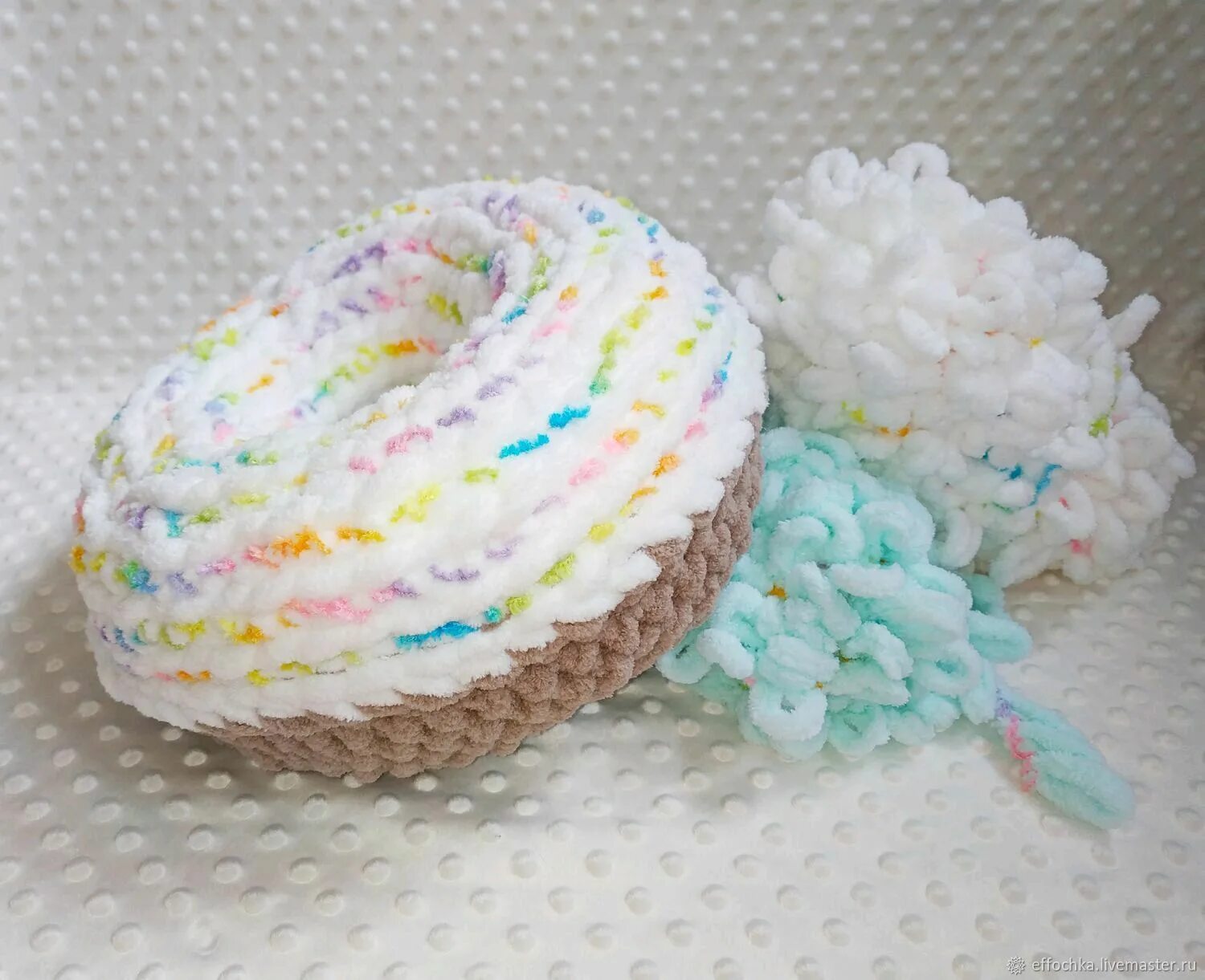Ализе пуффи пончик подушка. Ализе пуффи пончик. Подушка макарун alize puffy. Пончик пуффи. Подушка пончик из ализе пуффи.