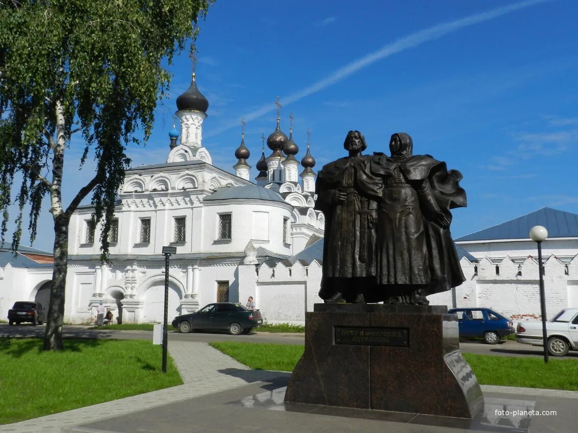 Муромский монастырь петра. Муром монастырь Петра и Февронии. Храм Петра и Февронии в Муроме.