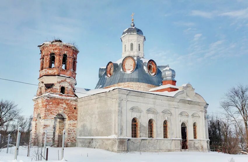 Тарусский р. Храм в Истомино Тарусский район. Тарусский район Церковь Воскресения Христова. Роща Калужская область Тарусский район. Храм в роще Тарусский район.