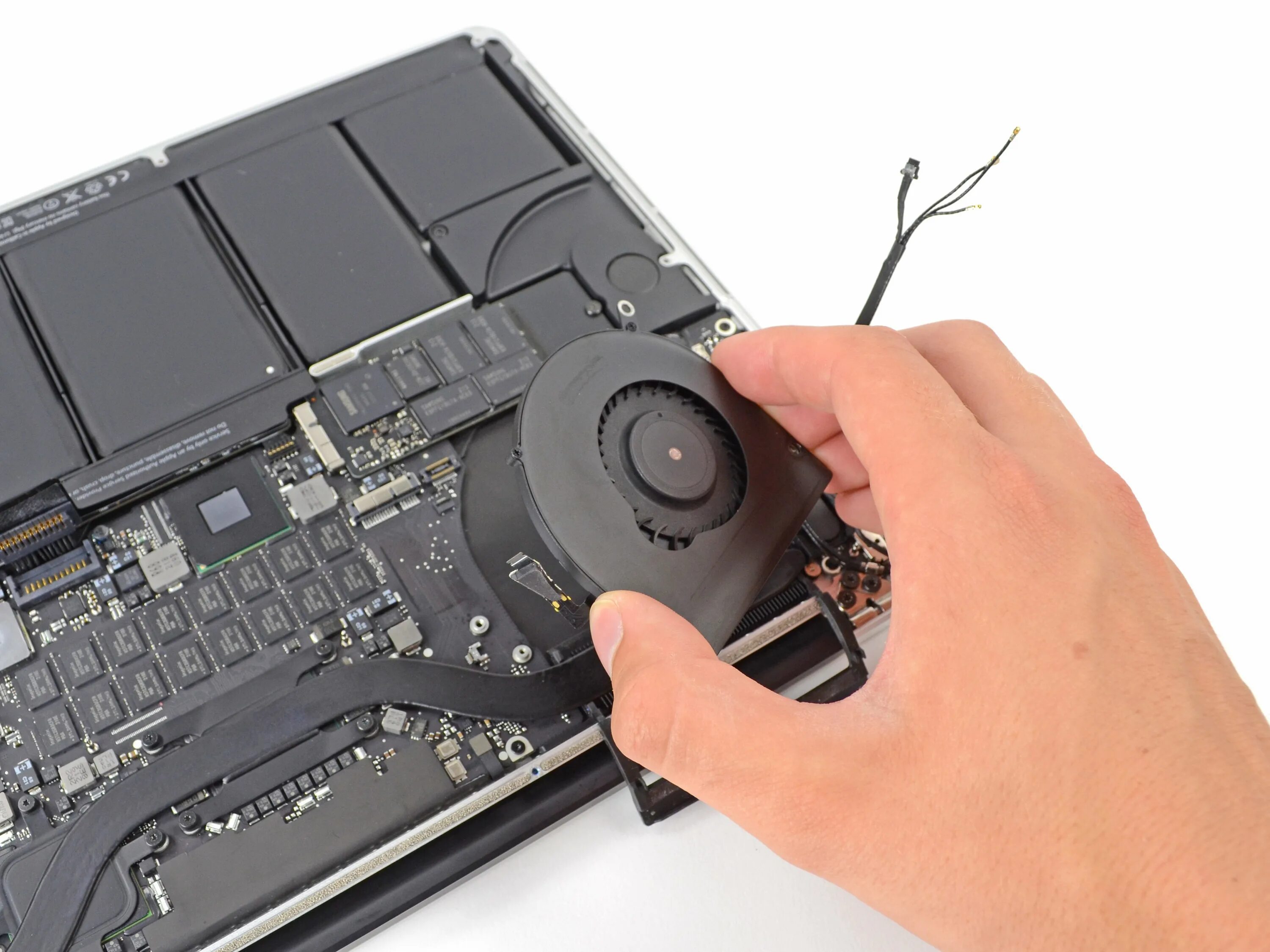 Macbook pro unibody 13. Термопаста для макбука. A2159. Macbook air термопаста. Macbook air 2011 термопаста.