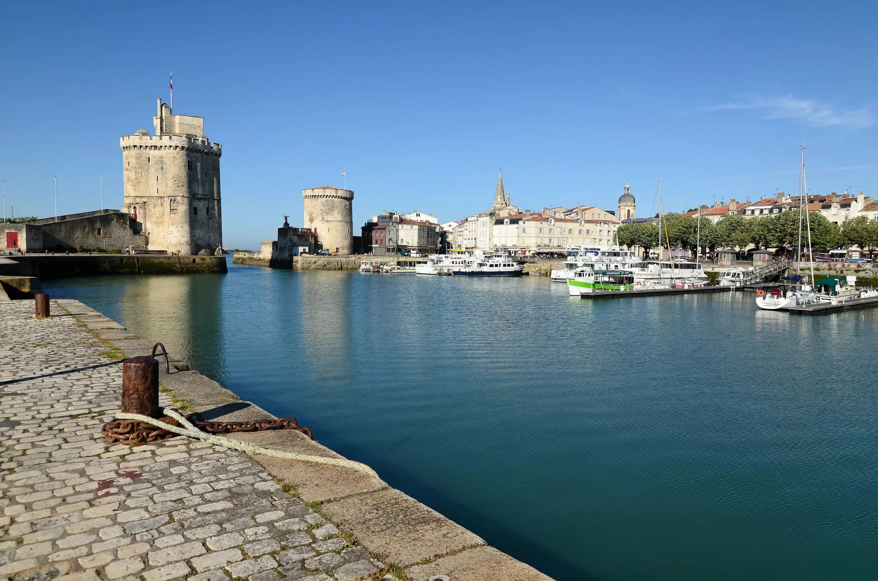 La rochelle. Ля-Рошель Франция. Ля Рошель город во Франции. Крепость ла Рошель. Ля Рошель достопримечательности.