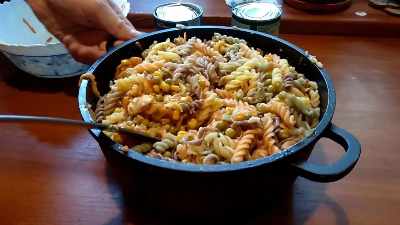 Кукуруза лапша. Молочная лапша с сыром. Кукуруза лапша. Салат из фунчозы. Корейская лапша с уткой.