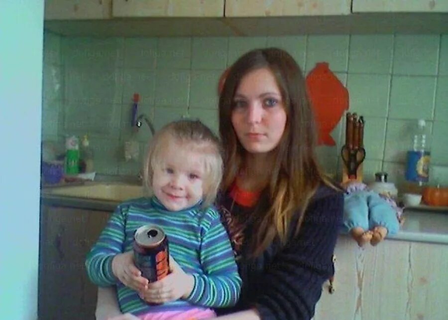 Идиоты в социальных сетях. Треш родители. Чудики из соц сетей семья. Чудики родители из социальных сетей. Плохие мамочки с детьми.