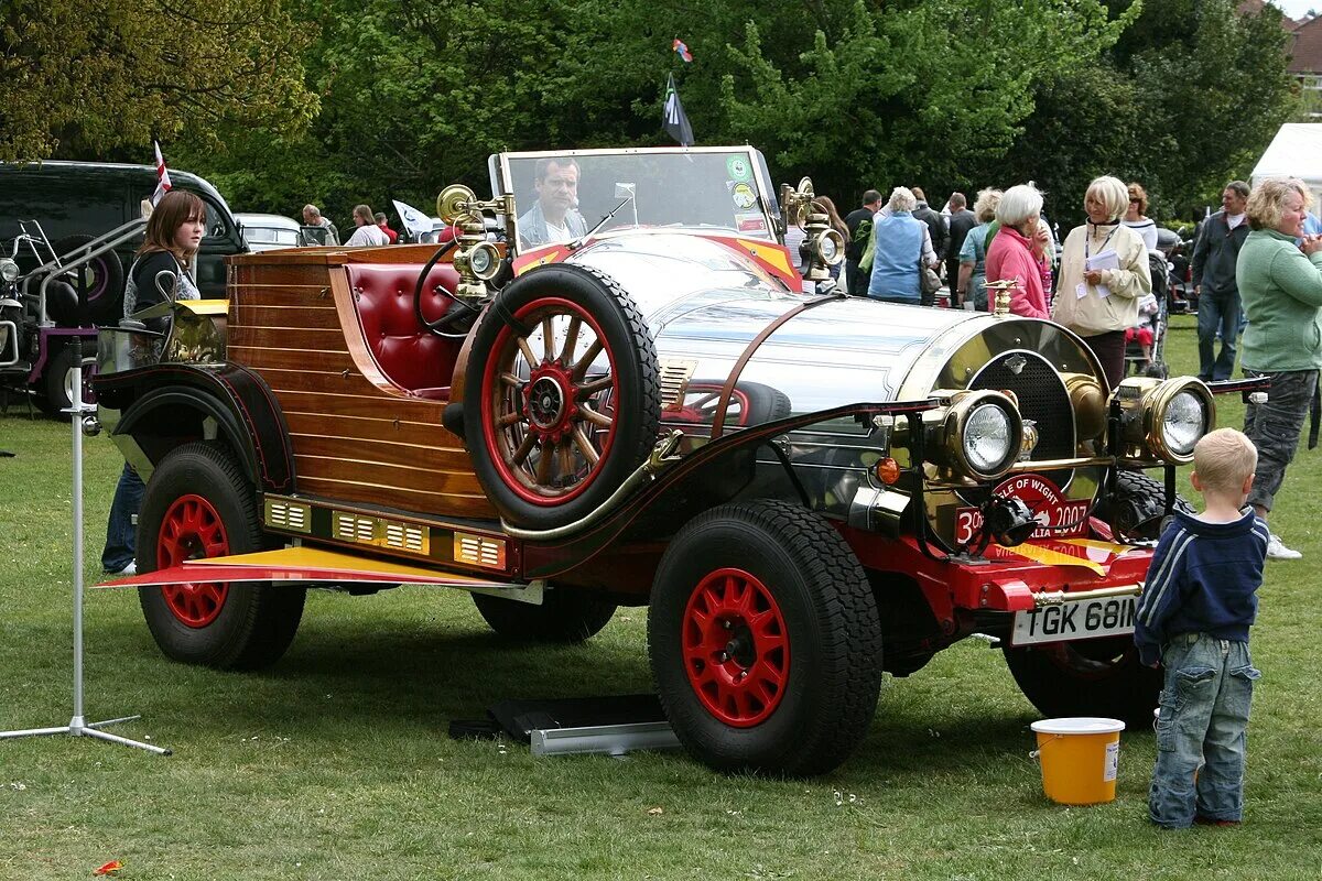 Chitty chitty bang bang. Chitty Chitty Bang. Chitty Chitty Bang Bang 1968. Chitty Chitty Bang Bang машина. Chitty Bang Bang 1 в Brooklands.