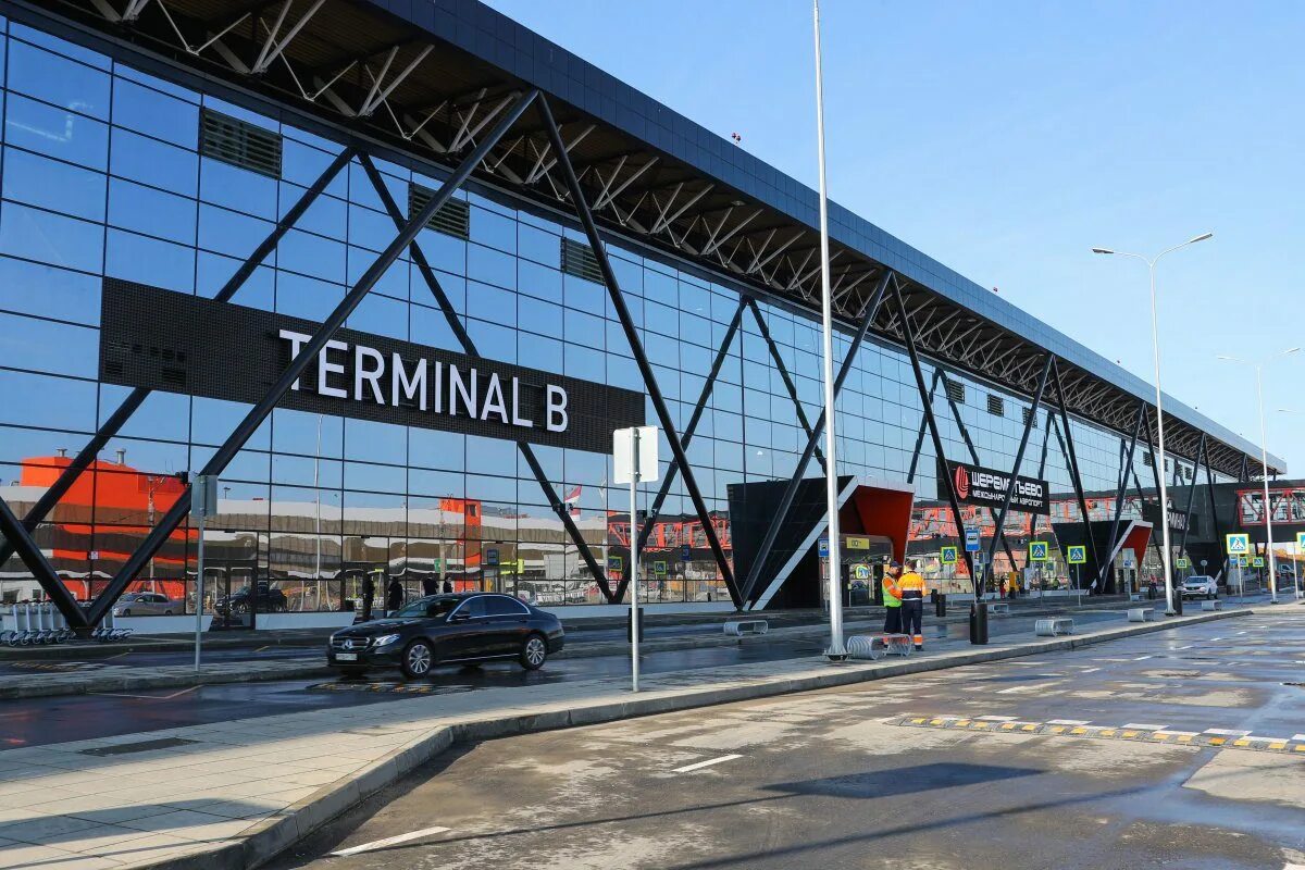 Аэропорт шереметьево терминал ц. Аэропорт Шереметьево терминал в. Шереметьево терминал б. Шереметьево терминал b внутри.