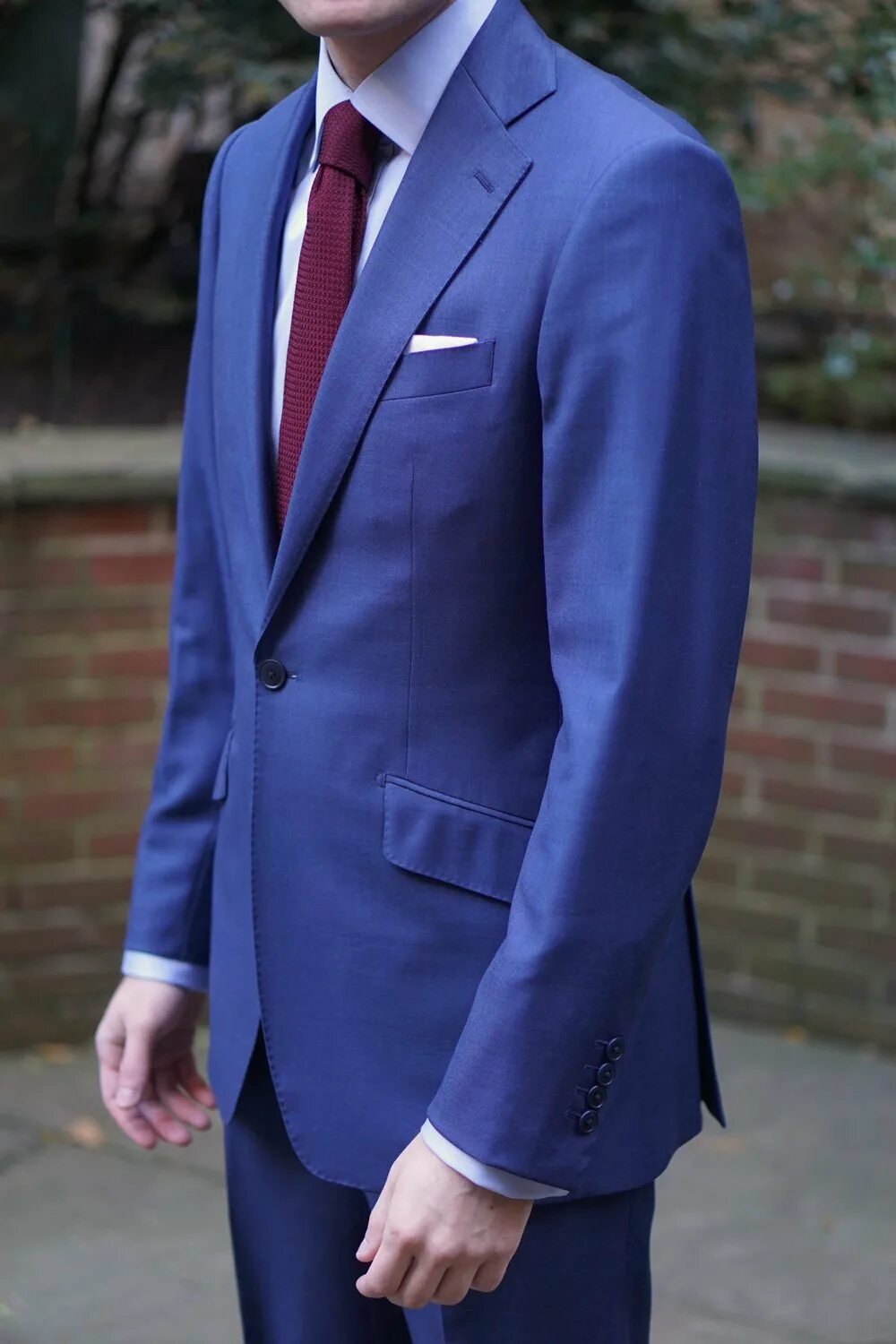Свадебный костюм мужской. Галстук к синему костюму. Галстуки мужские под синий костюм. Галстук под синий костюм. Галстуки мужские под синий костюм.