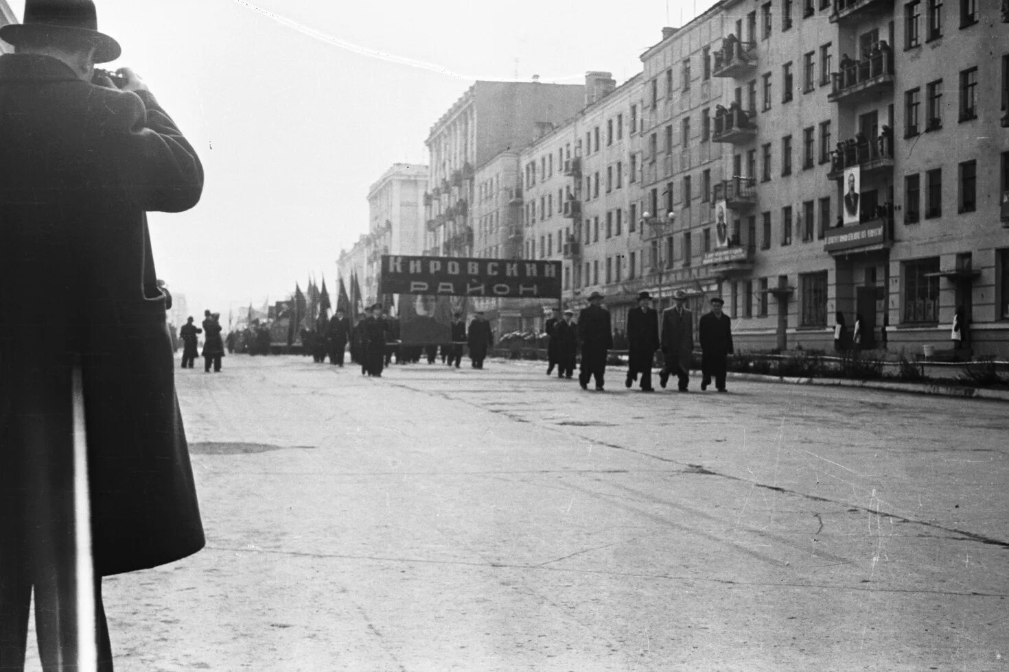 1958 год россия. 1 Мая Мурманск. Проспект Ленина Мурманск 1940 фото. Первомайская демонстрация Мурманск. Мурманск в советские годы.