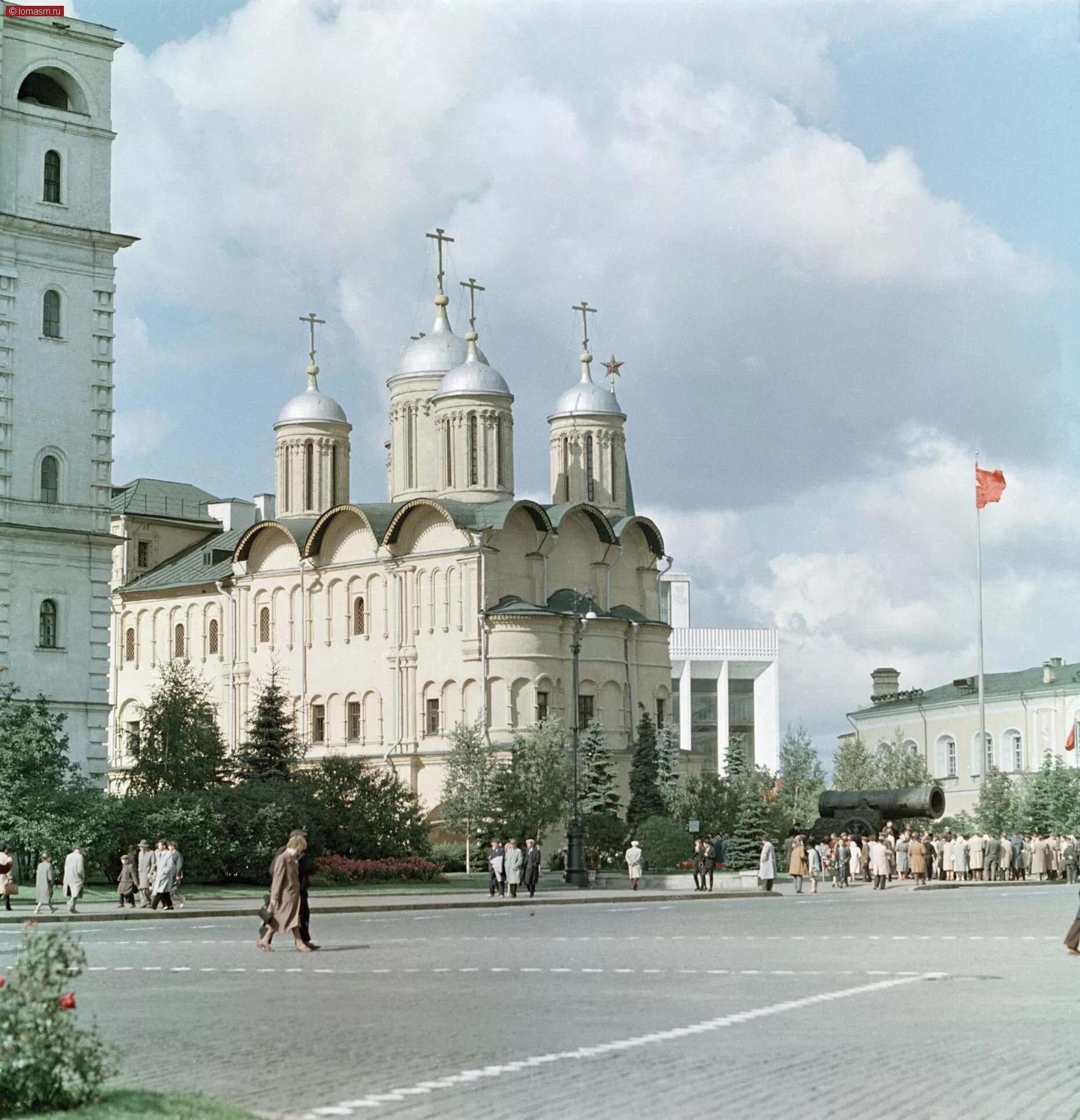 Кремль Москва 1950. Кремль СССР 1950. Патриарший дворец Московского Кремля. Красная площадь 1950-х на снимках с. Фридлянда.. Почему в советском церкви