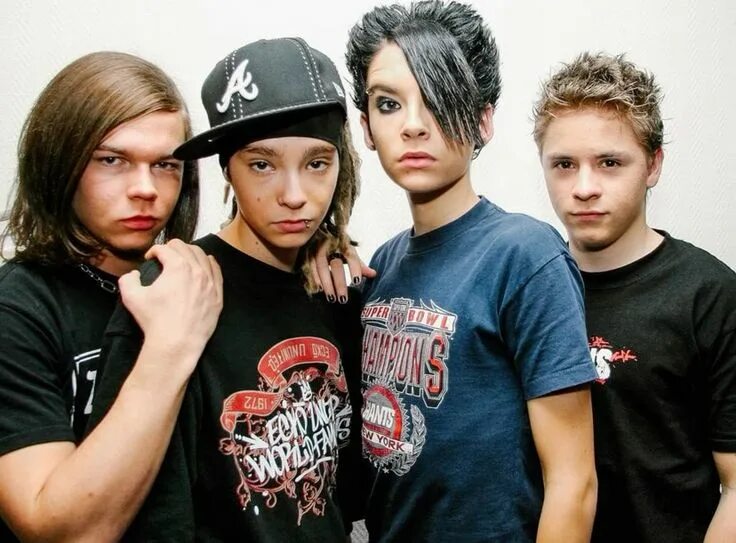 Dogs unleashed токио хотел. Токио хотел группа 2007. токио хотел группа 2001. tokio hotel 2005 2007. токио отель группа.