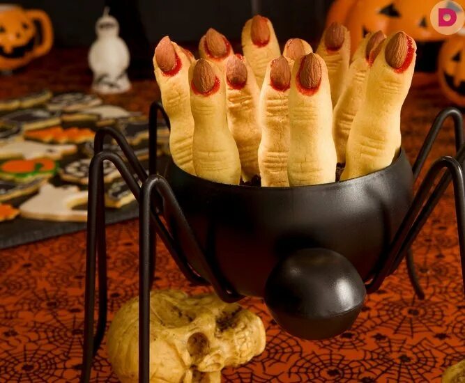 печенье пальчики на хэллоуин. пальцы хэллоуин. печенье дамские пальчики на хэллоуин. печенье пальцы ведьмы на хэллоуин. ведьмины пальцы печенье на хэллоуин.