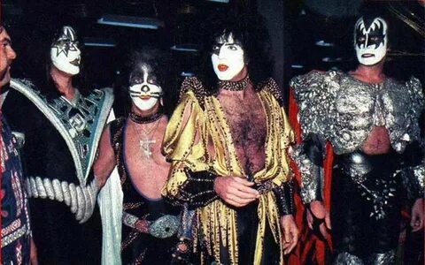 Dynasty kiss
