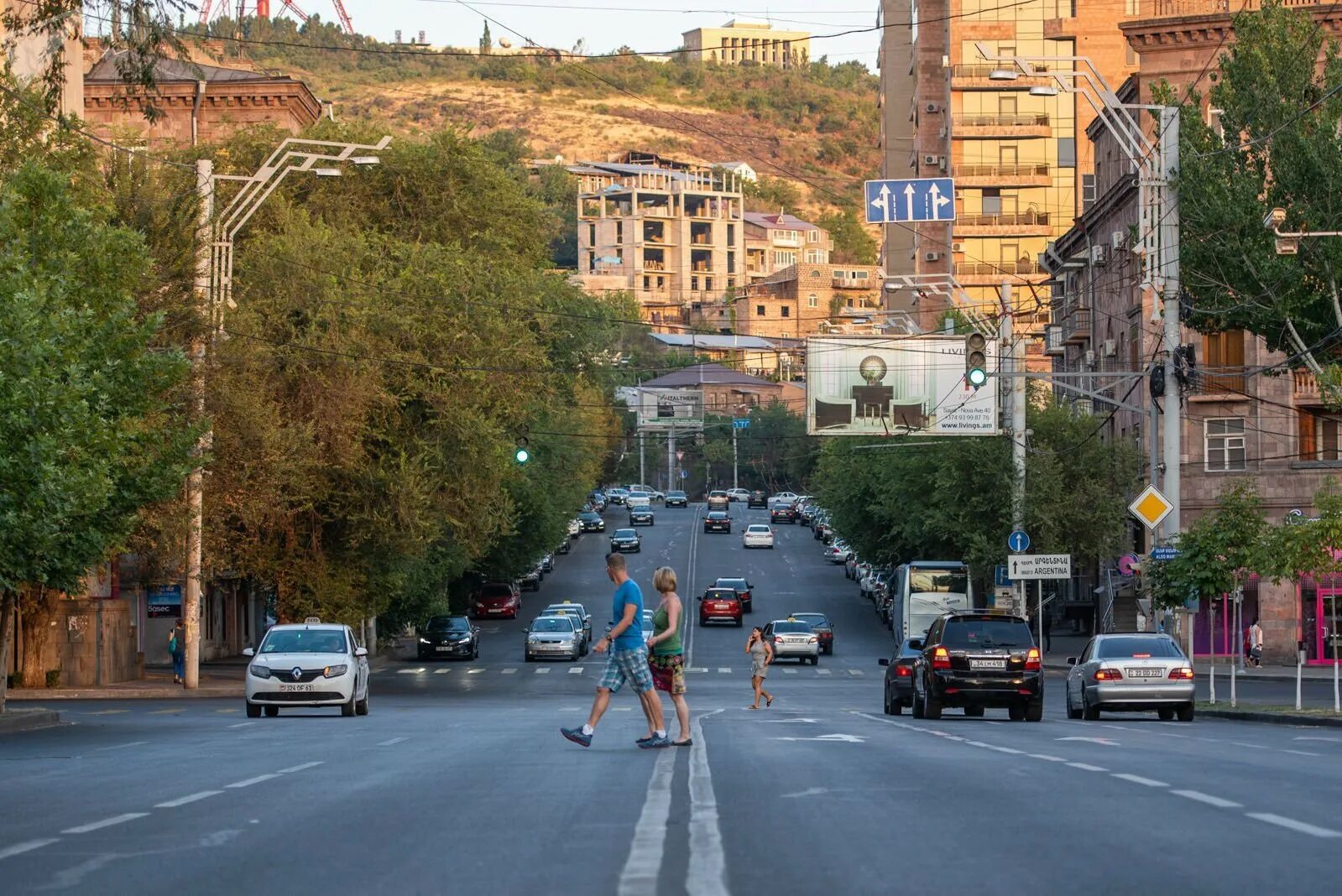 Центр еревана улицы. Улица орбели 2 ереван. Street armenia. Юсисаин похота ереван. Центр ереван северный проспект.