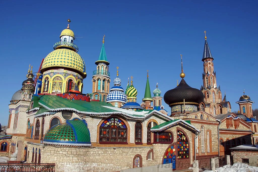 Казань город. Памятник любви казань. Храм всех религий казань. Казанский кремль казань. Экскурсия по кремлю казань.