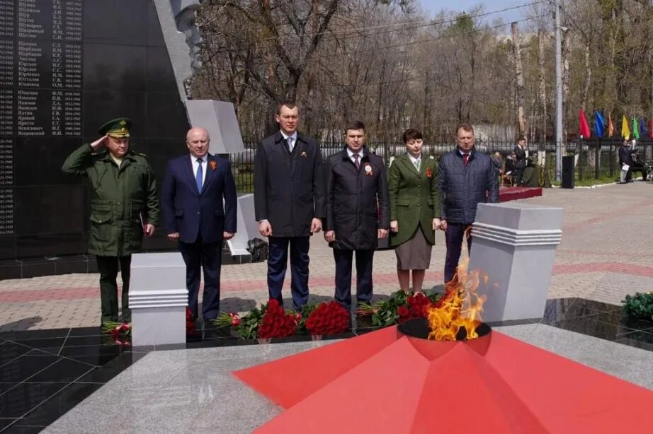 Поезд победы хабаровск. День Победы Хабаровск. 9 Мая фотографии. Фото 9 мая день Победы. Дегтярев губернатор Хабаровского края.