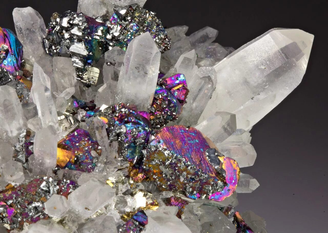 Crystal лучшее. Камень Антарктицит минерал. Самоцветы минералы Кристалл. Kristall Minerals с120. Алмаз флюорит друзы кристаллов.