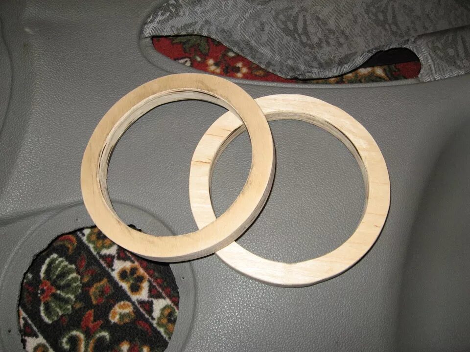 Проставки под динамики 16 см форд фокус 2. Проставочные кольца под динамики 16. Проставки под 16 динамики на хендай акцент. Проставки под 16 динамики для рено логан 2. 5 солярис.