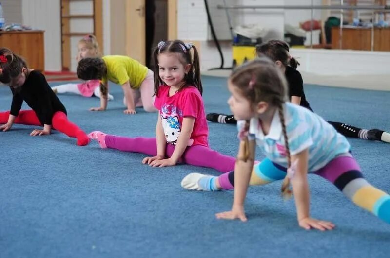 Спорт для ребенка 3. Гимнастика для детей. Занятия гимнастикой для детей. Секция гимнастики для детей. Спортивные упражнения для дошкольников.