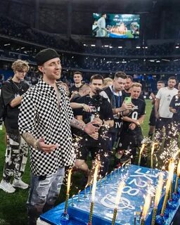 Крид на дне рождении