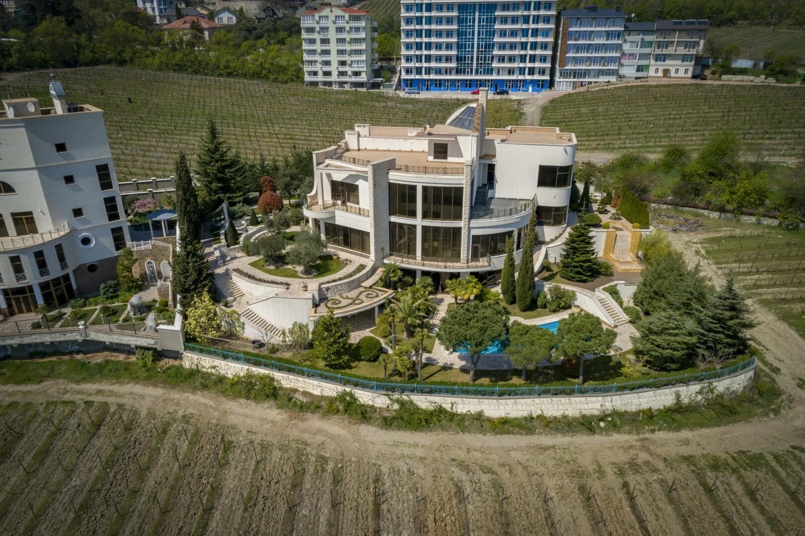 Ливадия батурина 7. Вилла фото. Вилла ливадия ялта. Вилла 7 ливадия. Villa 8 ливадия.