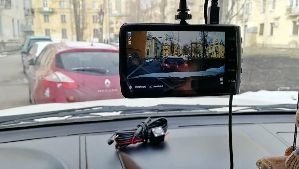 Видеорегистратор какую с задней камерой. Видеорегистратор xpx p13. автомобильный видеорегистратор xpx p13 (черный). видеорегистратор xpx p13, 2 камеры. видеорегистратор автомобильный с двумя камерами xpx p16.