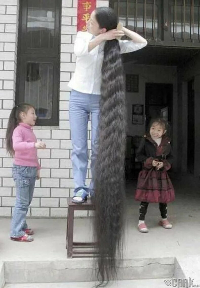 Самые длинные волосы. Самые длинные волосы в мире. Самые длинные волосы в мире у детей. Самая длинная коса в мире.