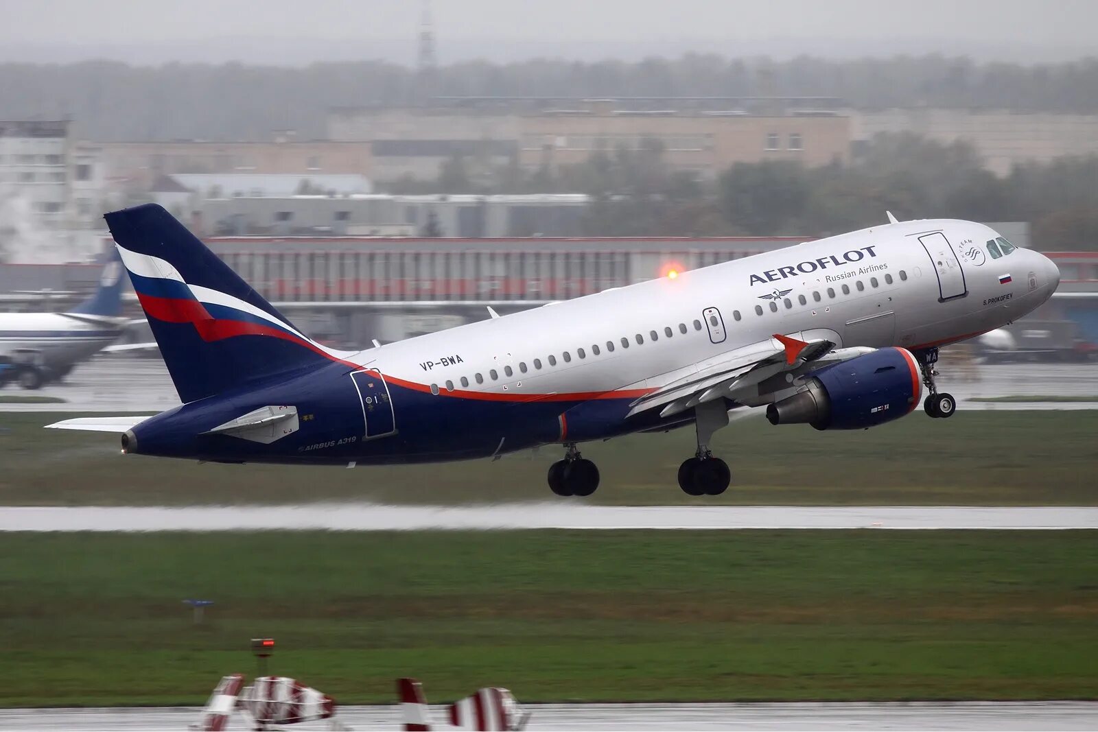 Aeroflot plane. Airbus a319 Аэрофлот. Аэрофлот Шанхай. Самолеты авиакомпании Аэрофлот. Самолет Аэрофлот картинки.