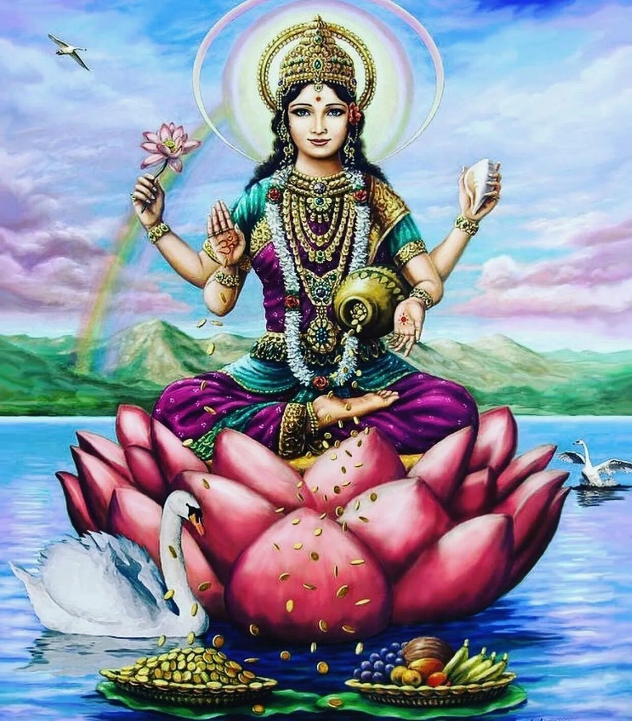 Бог украсил. Индийская богиня Лакшми. Лакшми Деви богиня. Богиня Лакшми в Индии. Индийские боги Вишну и Лакшми.